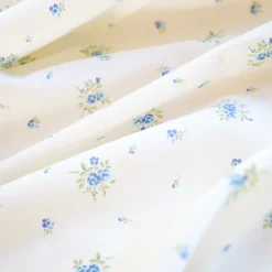 tissu à fleurs bleues