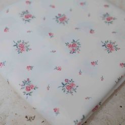 Alternative view of Coupon satin de coton bio fleurs roses - 40 cm